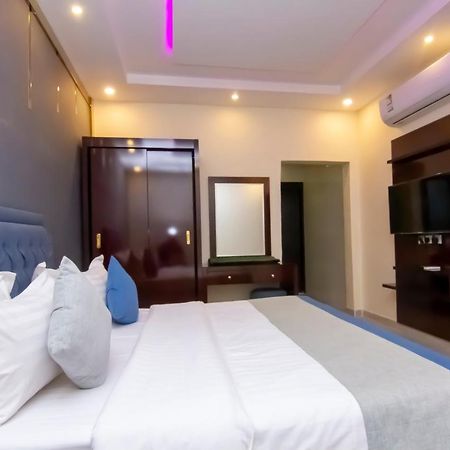 ال متعب سويتس الفلاح 1 Aparthotel Riyadh Luaran gambar