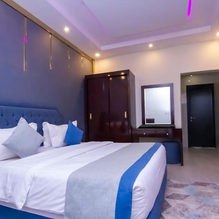 ال متعب سويتس الفلاح 1 Aparthotel Riyadh Luaran gambar