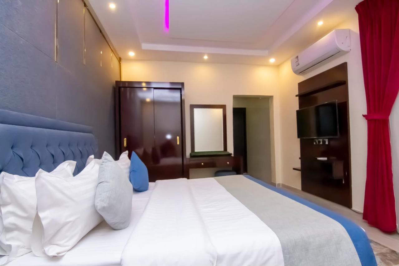 ال متعب سويتس الفلاح 1 Aparthotel Riyadh Luaran gambar