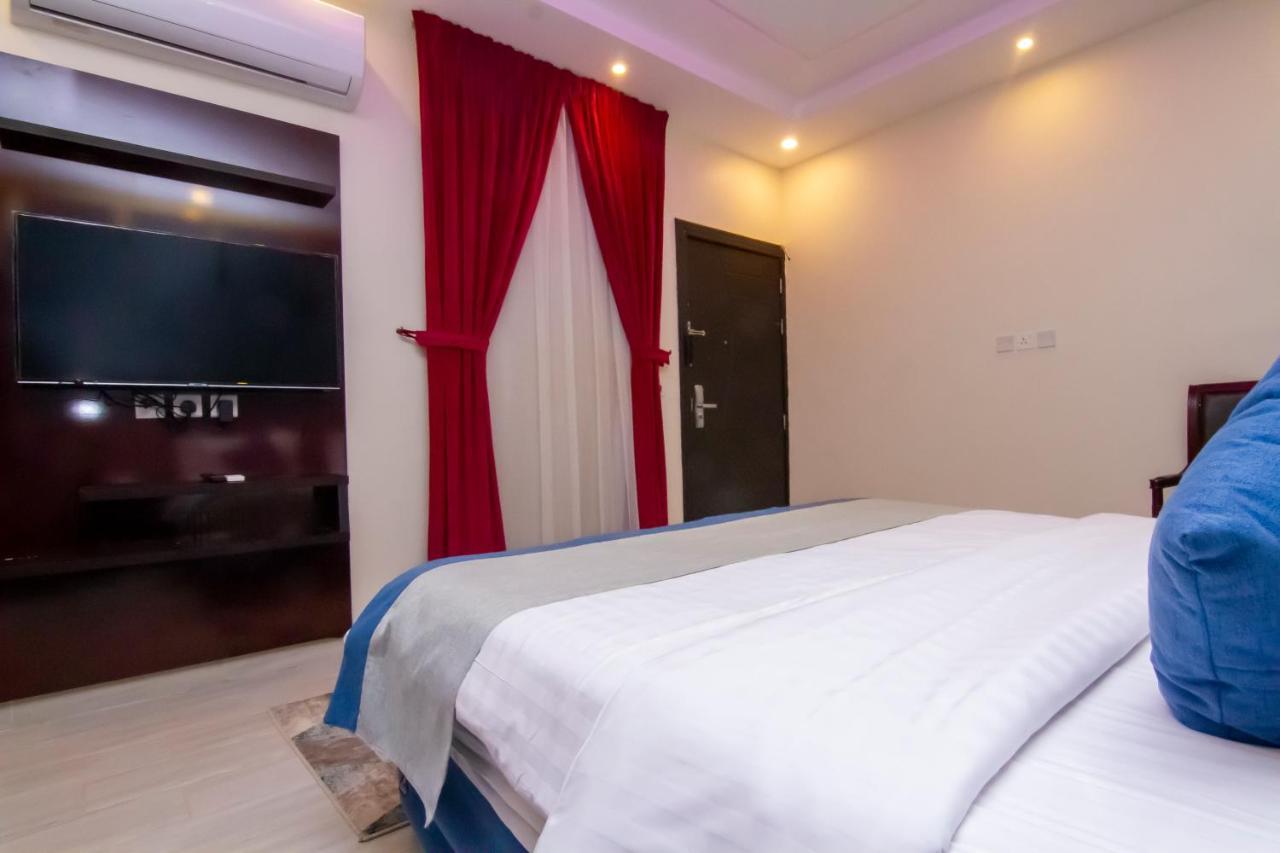 ال متعب سويتس الفلاح 1 Aparthotel Riyadh Luaran gambar