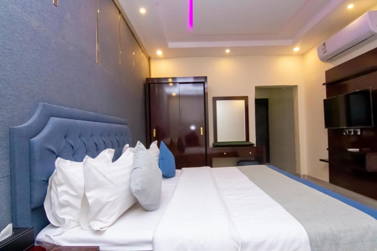 ال متعب سويتس الفلاح 1 Aparthotel Riyadh Luaran gambar