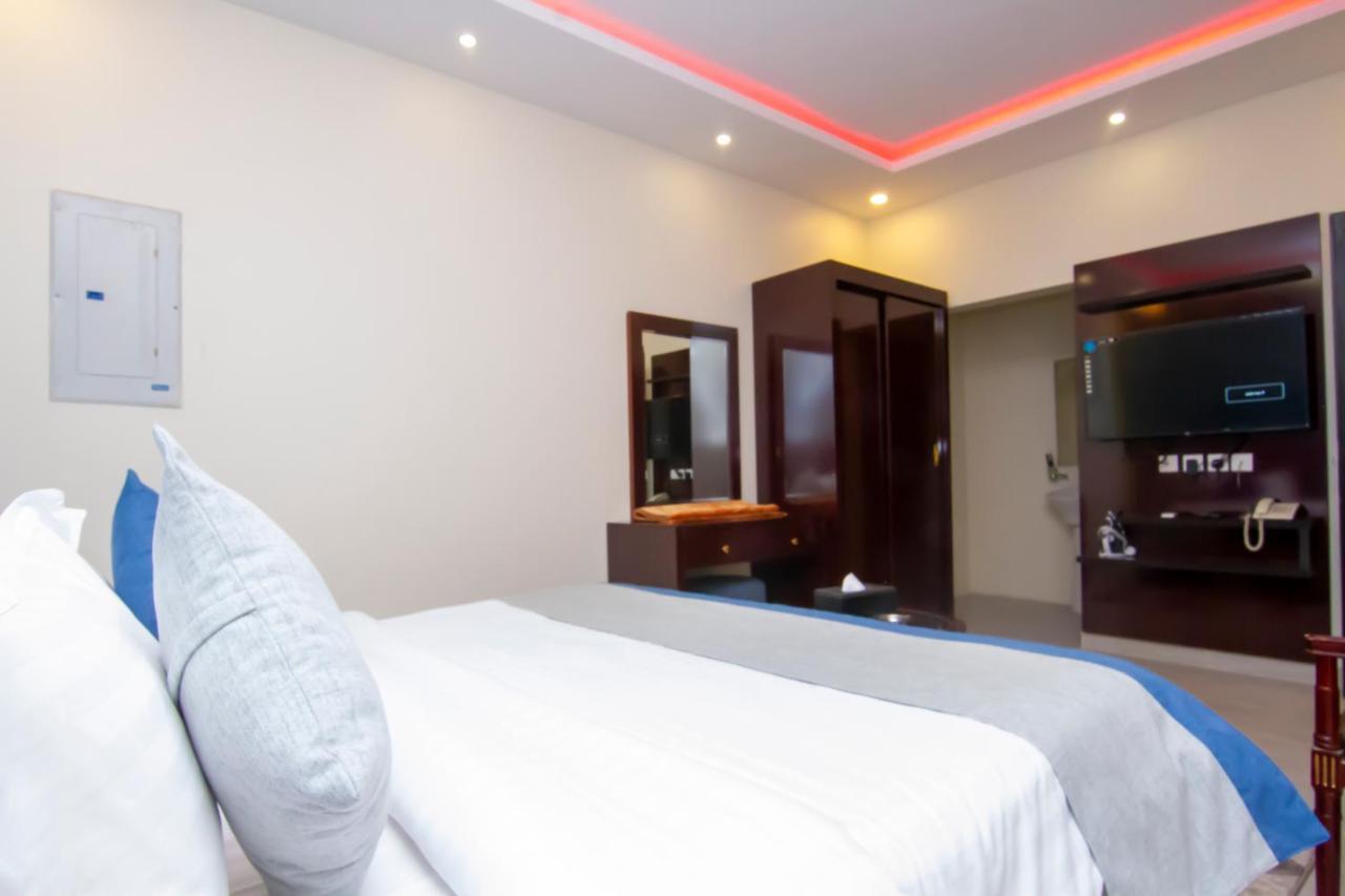 ال متعب سويتس الفلاح 1 Aparthotel Riyadh Luaran gambar