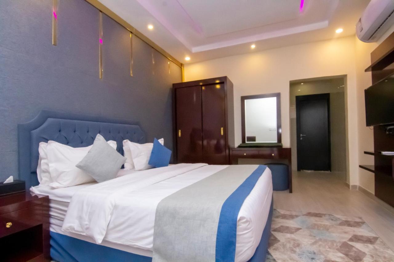 ال متعب سويتس الفلاح 1 Aparthotel Riyadh Luaran gambar