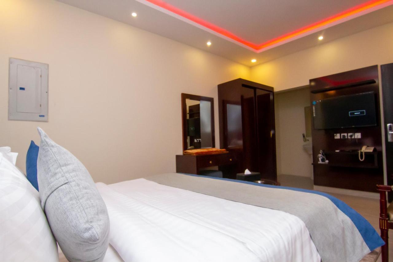ال متعب سويتس الفلاح 1 Aparthotel Riyadh Luaran gambar