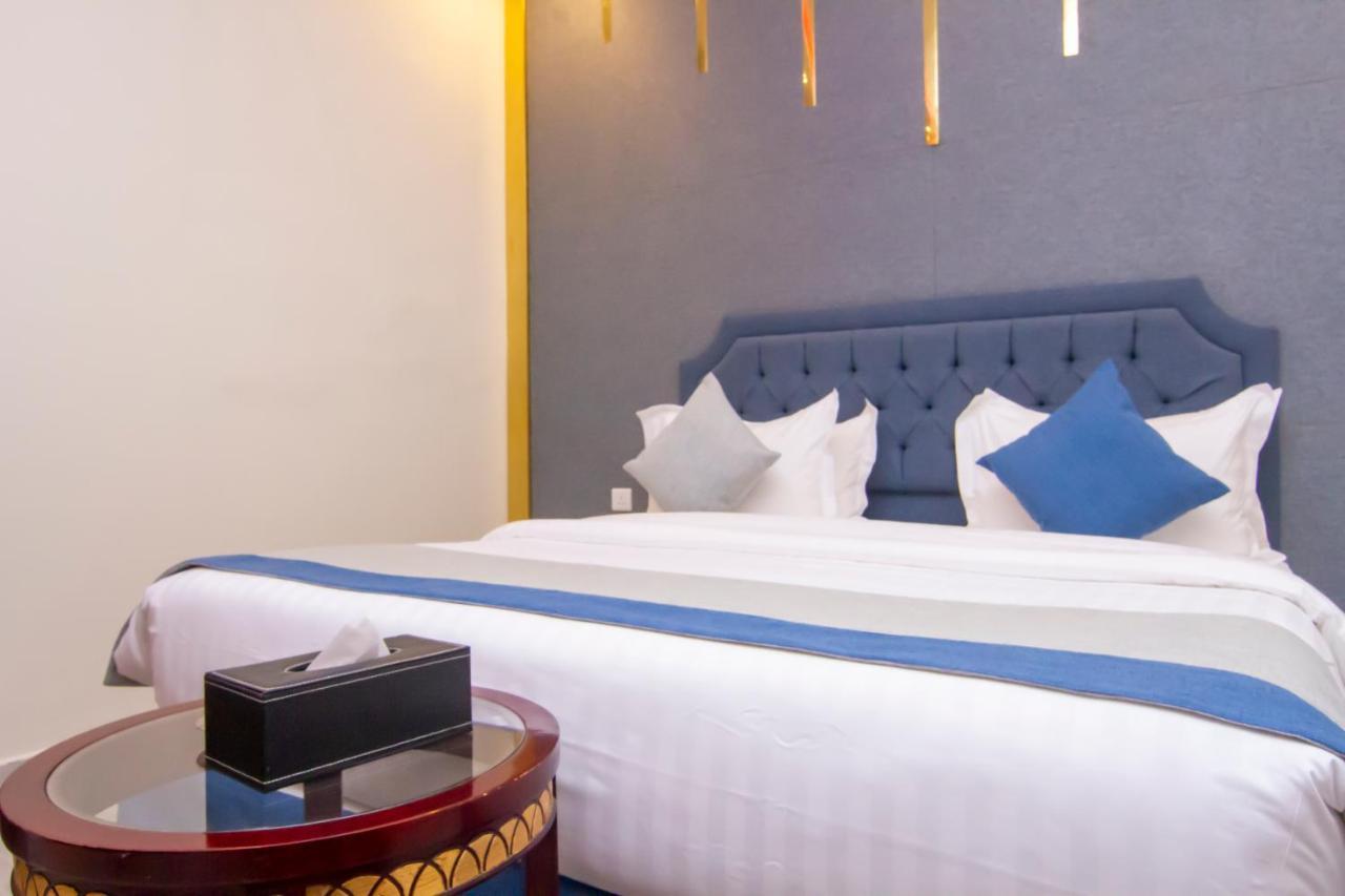 ال متعب سويتس الفلاح 1 Aparthotel Riyadh Luaran gambar
